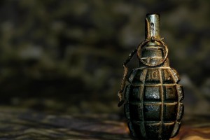 Pri Slovenski Bistrici odkrili z ročno bombo »zavarovan« nasad konoplje