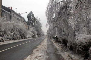 Zaradi zimskih razmer bosta ponekod morda odpadla pouk in varstvo v vrtcih
