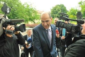 Zmazek sodbe v zadevi Patria je EPP prepričal v sprejetje resolucije, pravi Janša