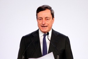 Šef ECB Draghi ne pričakuje hitrega okrevanja v območju evra