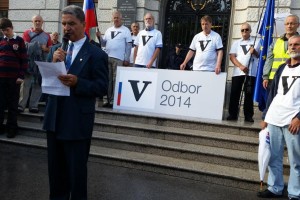 Juhant: Postkomunizmu v Sloveniji pomagajo trdorokci Udbe in priskledniki bivšega sistema