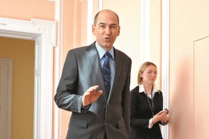 Janša: Patria mi že četrto leto uničuje življenje