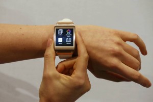 Samsung predstavil pametno uro Galaxy Gear