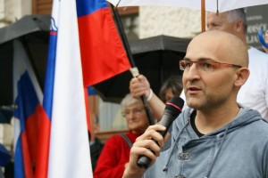 Rončević: Pravijo, da smo mi vsi gnila jabolka, drhal, ki smo potrebni pregona (FOTO)