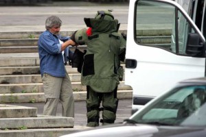 Zaradi sumljivega kovčka policija zaprla del Prešernove ceste v Ljubljani