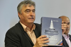 Zver: Lahko se zgodi, da bodo predčasne volitve že v letu 2015