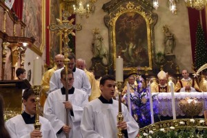 Na božič se po cerkvah vrstijo praznične maše in bogoslužja