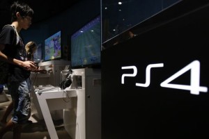 Hekerji napadli spletne platforme Playstationa in Xboxa