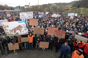 "Ali Cerarja zapušča spomin ali pa je vmes navadno sprenevedanje in hinavščina?"