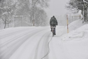Do jutra v osrednji Sloveniji zapadlo okrog 25 centimetrov snega