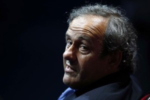 Platini oživlja zamisel belega kartona na tekmah