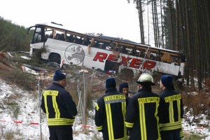 V nesreči avtobusa na nemški avtocesti več mrtvih in poškodovanih