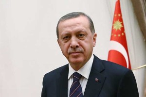 Erdoganovi nasprotniki med tožilci suspendirani; "odletela" tudi znana novinarka