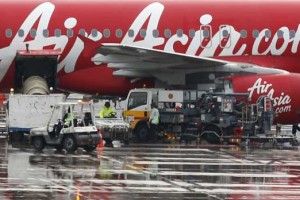 Za strmoglavljenje letala AirAsia verjetno krivo slabo vreme