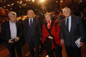 Kučan in tovariši se trkajo po prsih za svoje "veliko in pogumno dejanje"
