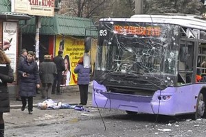 Več mrtvih v obstreljevanju avtobusne postaje v Donecku 