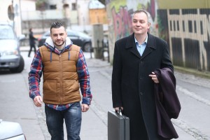 Sojenje fotoreporterju Božiču: Bratuškova ga je držala v rokah, ne na klopi!
