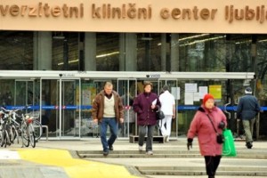Na ljubljanski kirurški kliniki prvič pljučni rak odstranili skozi en rez