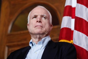 McCain o Ukrajini: Chamberlain bi bil ponosen na Obamo