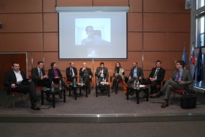 FOTO in VIDEO: Zagovorniki privatizacije za več delovnih mest in manj politike v gospodarstvu