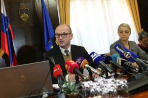 Jazbec: Motiv dvoma o pravilnosti sanacije bank je lahko preprečitev ali zaustavitev privatizacije