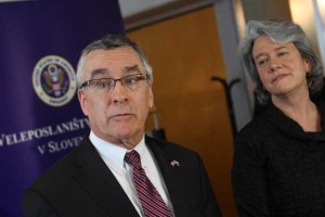 Ameriški veleposlanik Hartley o prvih vtisih Slovenije:  Medeni tedni še trajajo