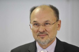Diplomati besni, Kacinu pa kot nagrada za lobiranje veleposlaniški položaj pri Natu