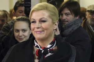 Grabar-Kitarovićeva Milanoviću: Pomagaj Hrvaški iz krize in odstopi