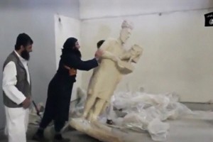 Džihadisti IS z buldožerji nad asirsko mesto Nimrud