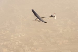 Solarno letalo Solar Impulse 2 že postavilo rekord v preleteni razdalji