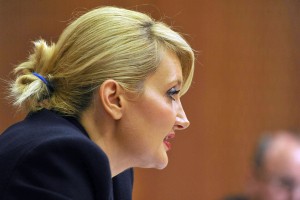 Györkös Žnidarjeva: Policija nikogar vnaprej ne obvešča o hišnih preiskavah