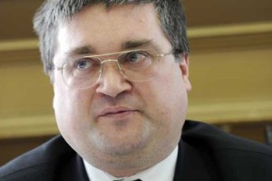 Sodnik tvital o "šibki" Bratuškovi, nato pa izdal nalog za preiskavo pri njej