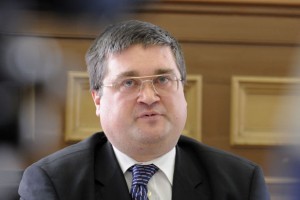 Sodnik Baraga se umika iz sodniškega poklica, brani svojo pravico do tvitanja osebnih mnenj