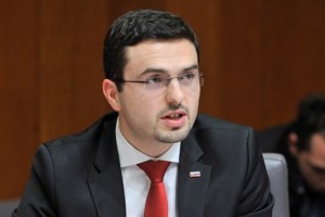 Tonin: Veber se spreneveda, zavaja in poskuša prikriti zlorabo OVS