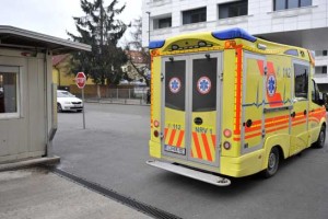 Med delom z bagrom zdrsnil v globino in umrl