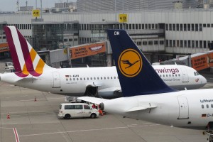 Lufthansa svojcem ponudila 50.000 evrov za vsako žrtev strmoglavljenja letala Germanwings