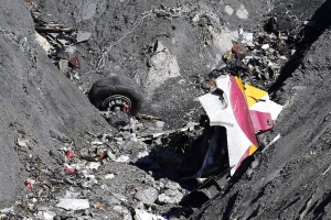 Sorodniki žrtev Germanwingsa s peticijo za nadaljnje preiskave