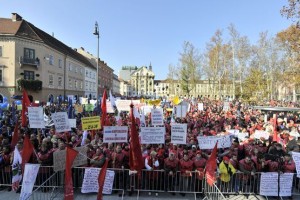 "Militantnost sindikatov lahko škoduje delavcem"