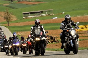 Na srečanju v Mirni Peči približno 7000 motoristov