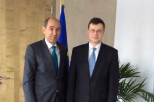 Janša se je v Bruslju sestal s podpredsednikom EK Dombrovskisom
