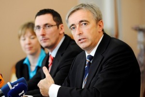 Zalar zaradi "škandalozno vodenega postopka KPK" grozi s tožbo