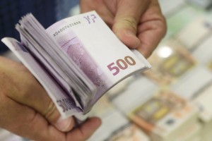Sindikati niso samo proti varčevanju, še plače bi dvignili