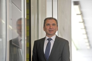 Veber se ne čuti odgovornega za nastali položaj in padec vrednosti delnice Telekoma