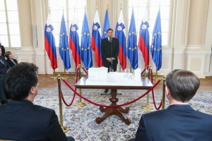 Pri Pahorju predstavili spomenik vsem žrtvam vojn