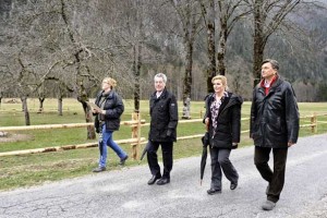 Pahor je Grabar-Kitarovićevi in Fischerju razkazal Logarsko dolino