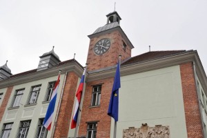 MZZ zanika poročanje hrvaških medijev o Erjavčevih besedah glede arbitraže