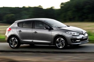 Obrambno ministrstvo za 2,5 milijona evrov kupuje megane, insignie in berlinge