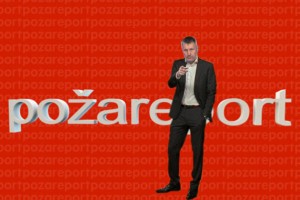 Požar na zagovoru zaradi razkritja Sovinih prisluškovanj politikom
