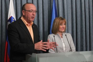 SDS in NSi za izredno sejo DZ glede poročila KPK o Fišerju in Zalarju