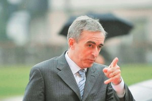 Zalar do končne odločitve upravnega sodišča predlaga začasen umik objave poročila KPK